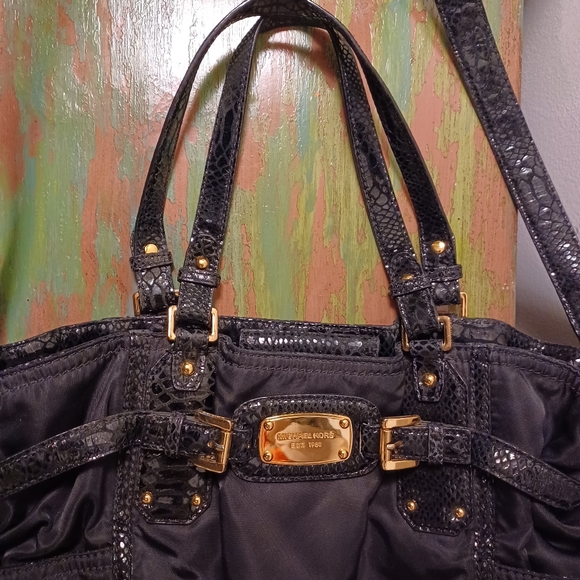 Micheal Kors Kempton Nylon and Leather Trim Shoulder Bag Tote - Picture 9 of 12